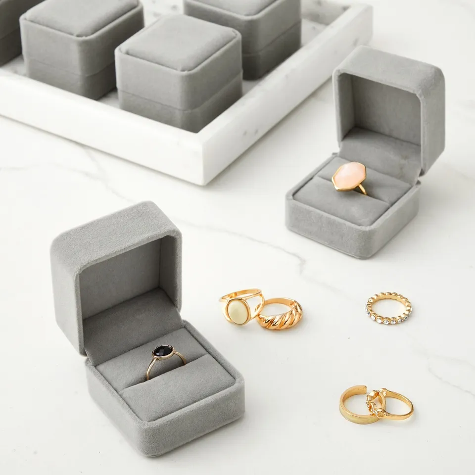 6 SZTUK Kwadratowe aksamitne p – Body Jewelry Display recenzja i cena