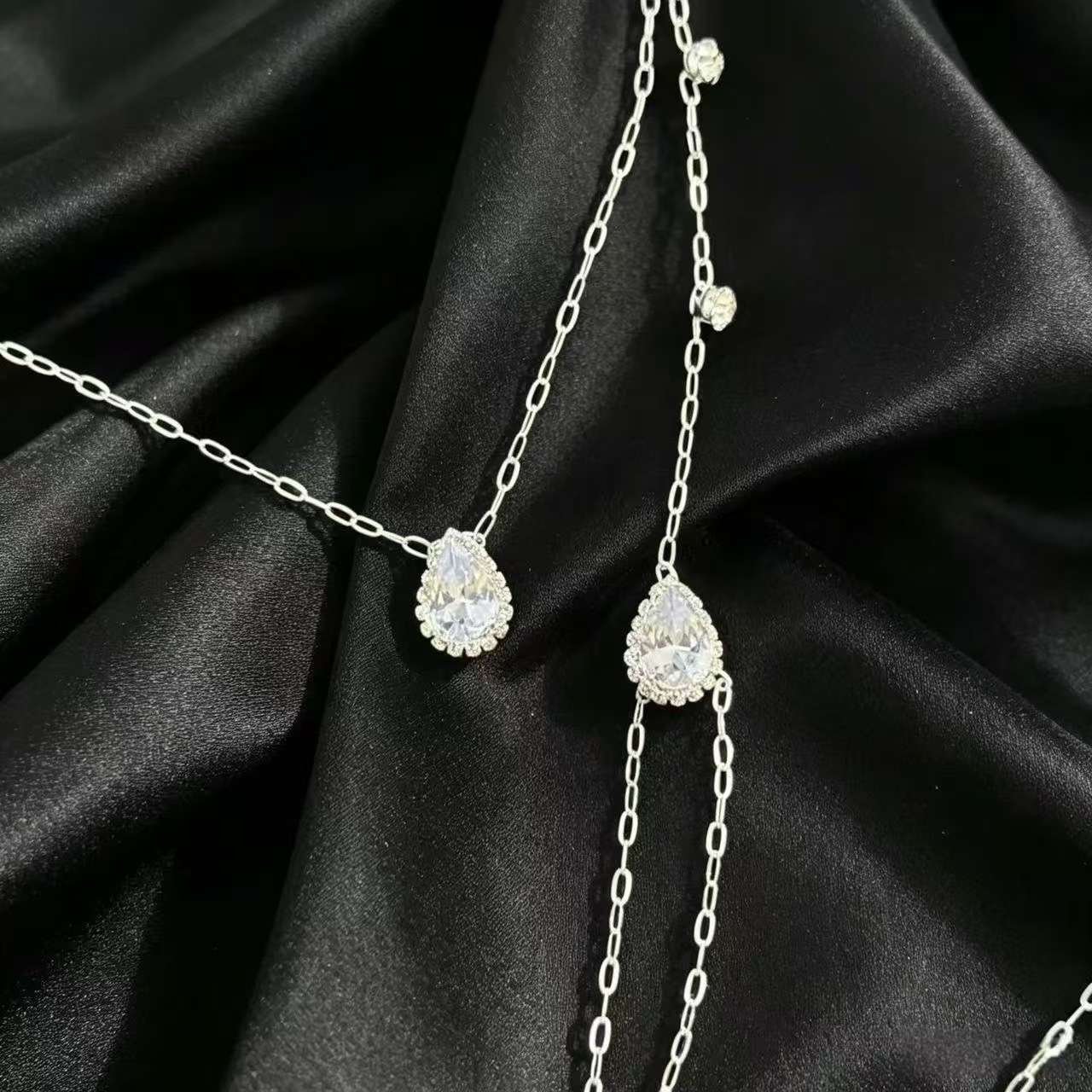 Eleganckie i pełne wdzięku ozd – Body Jewelry Dress recenzja i cena