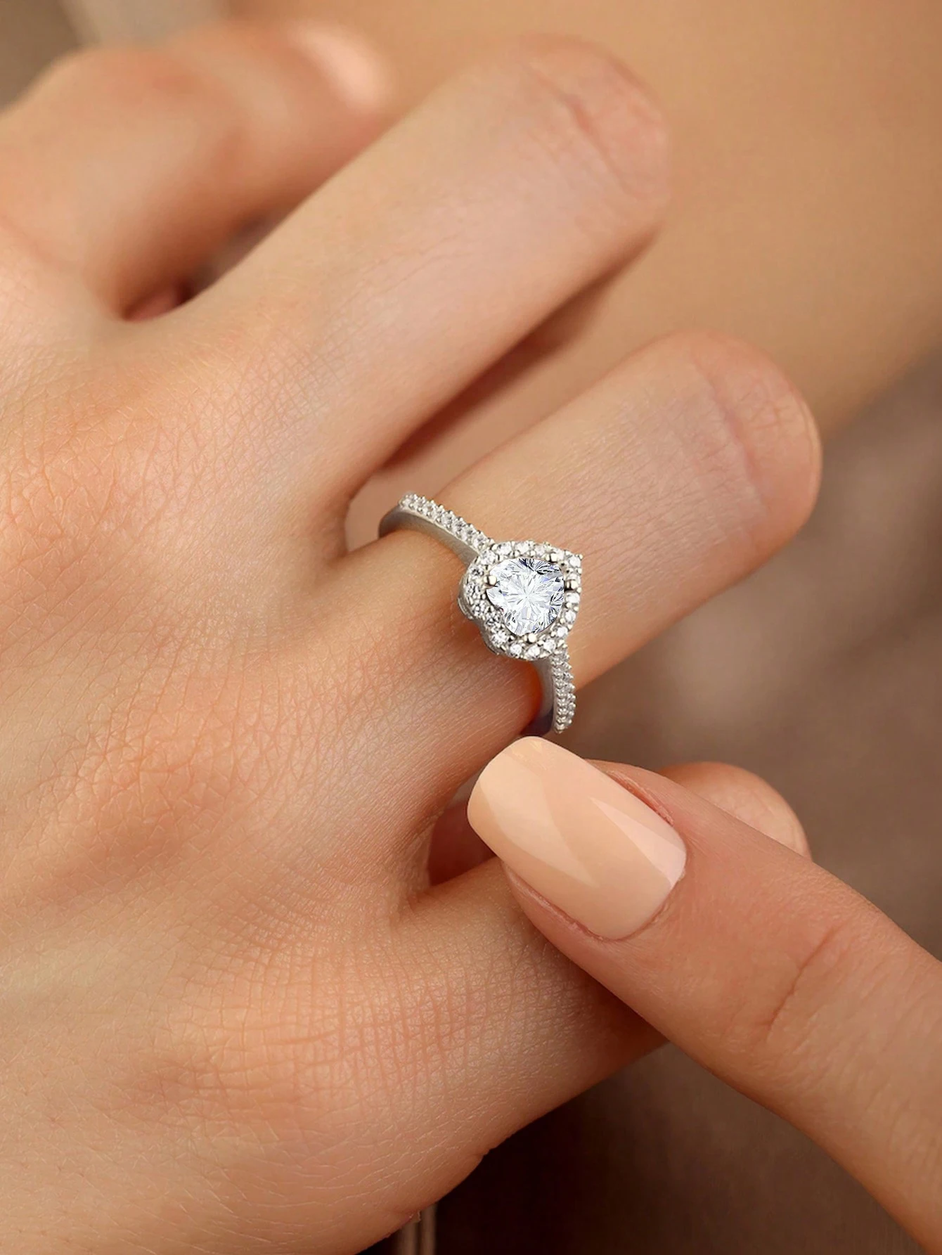 Wspaniała cyrkonia romantyczna – Body Jewelry High Quality recenzja i cena