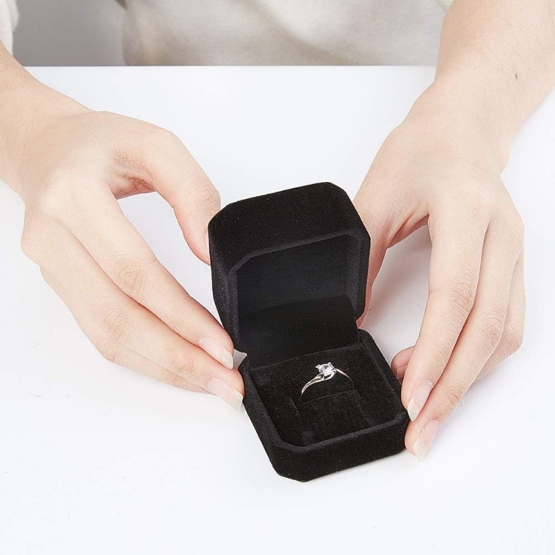 10-pakowe aksamitne pudełko na – Body Jewelry Display recenzja i cena