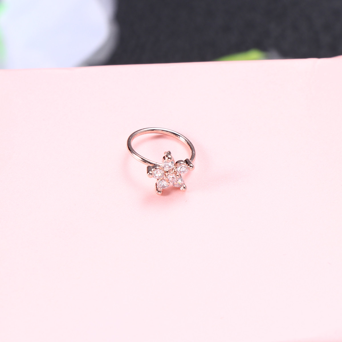 Kolczyk do nosa w kolorze różo – Body Jewelry Ideas recenzja i cena